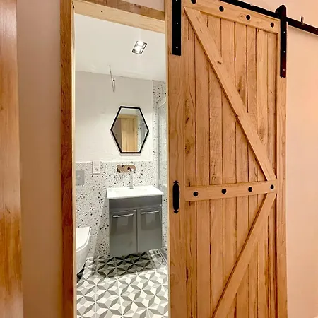 Karaoz Global Apartmán *